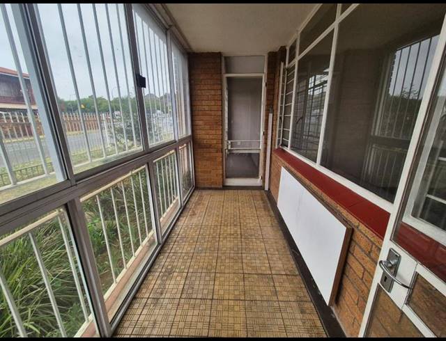 2 BEDROOM APARTMENT FOR SALE IN NEW REDRUTH